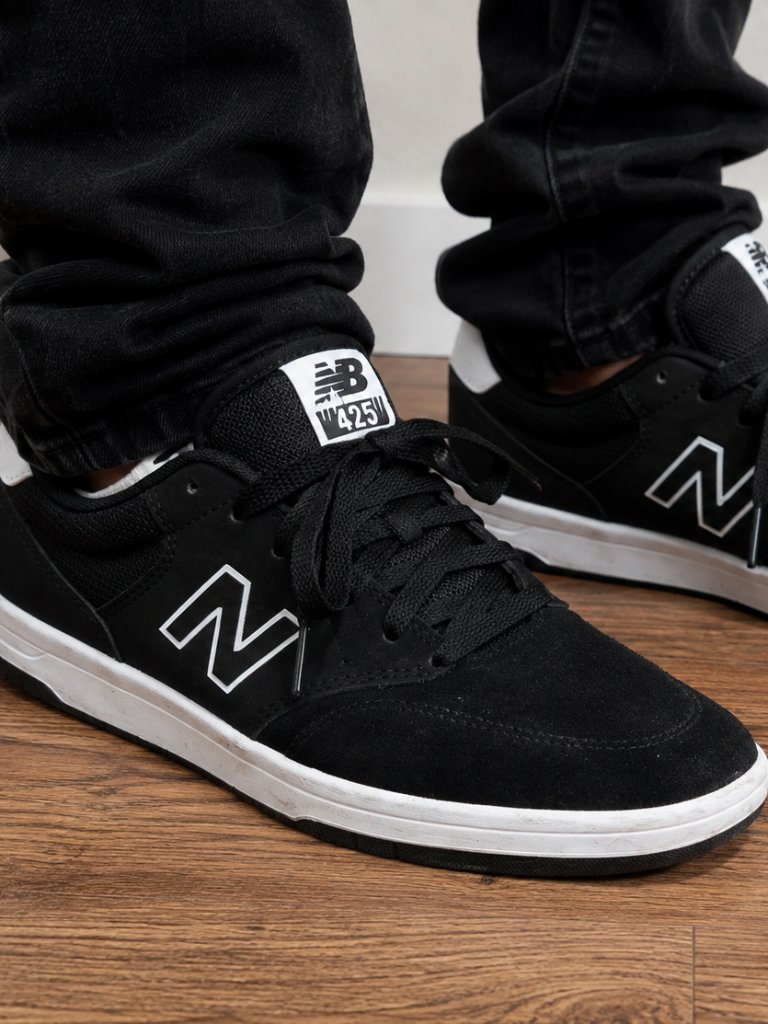 New Balance 425
